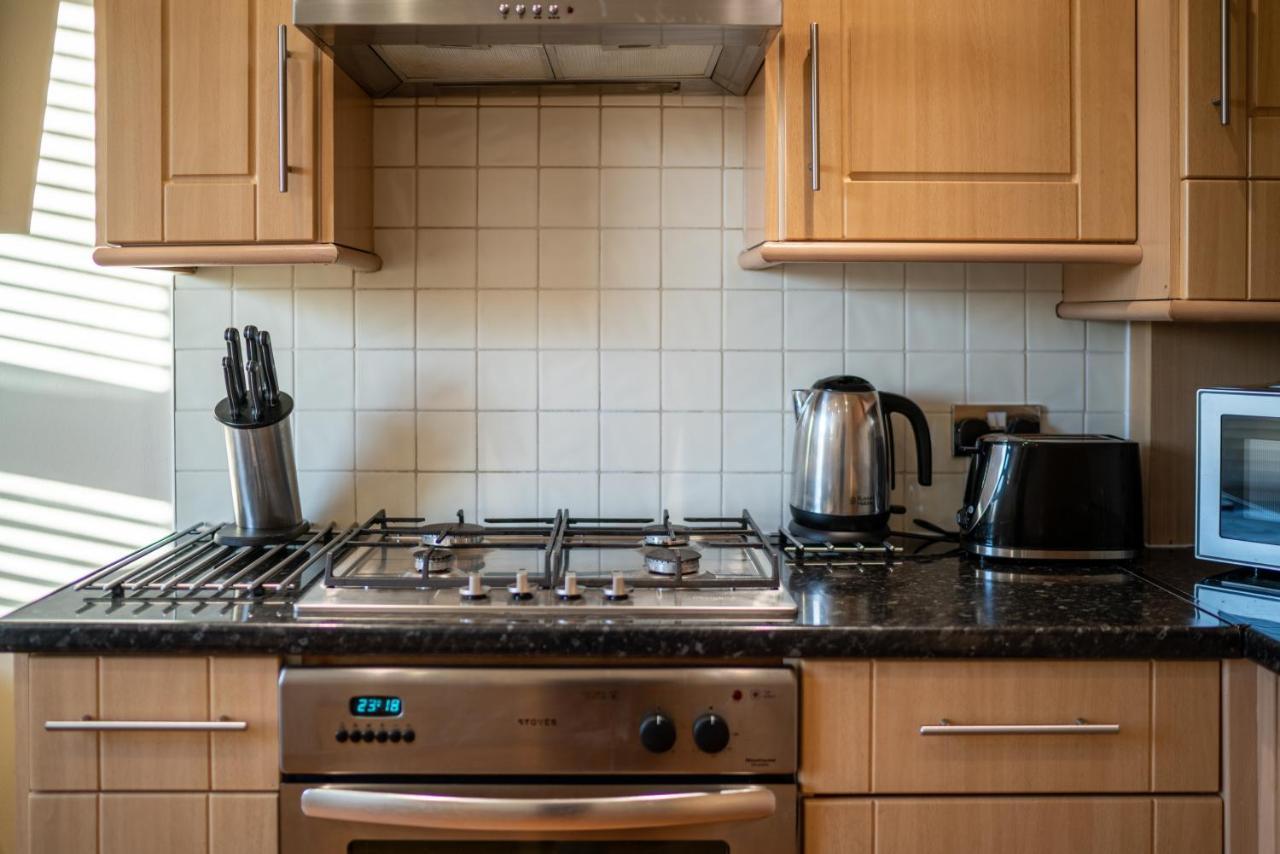 One Bedroom Flat In Bush Hill Park Енфілд Екстер'єр фото