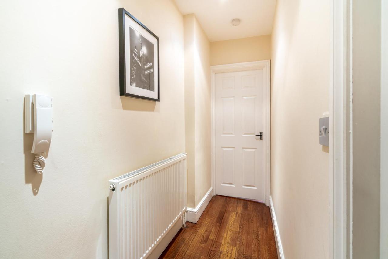One Bedroom Flat In Bush Hill Park Енфілд Екстер'єр фото