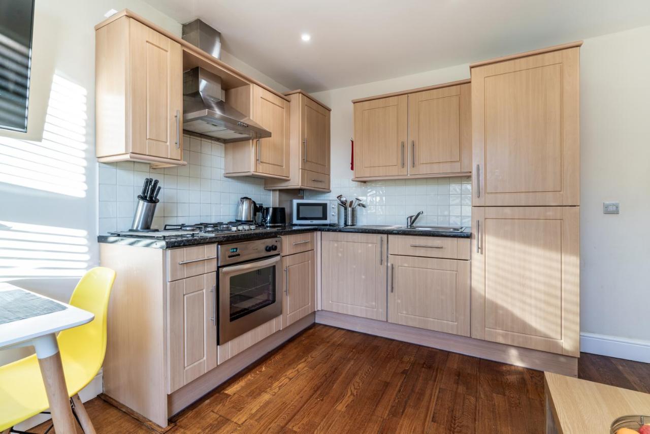 One Bedroom Flat In Bush Hill Park Енфілд Екстер'єр фото