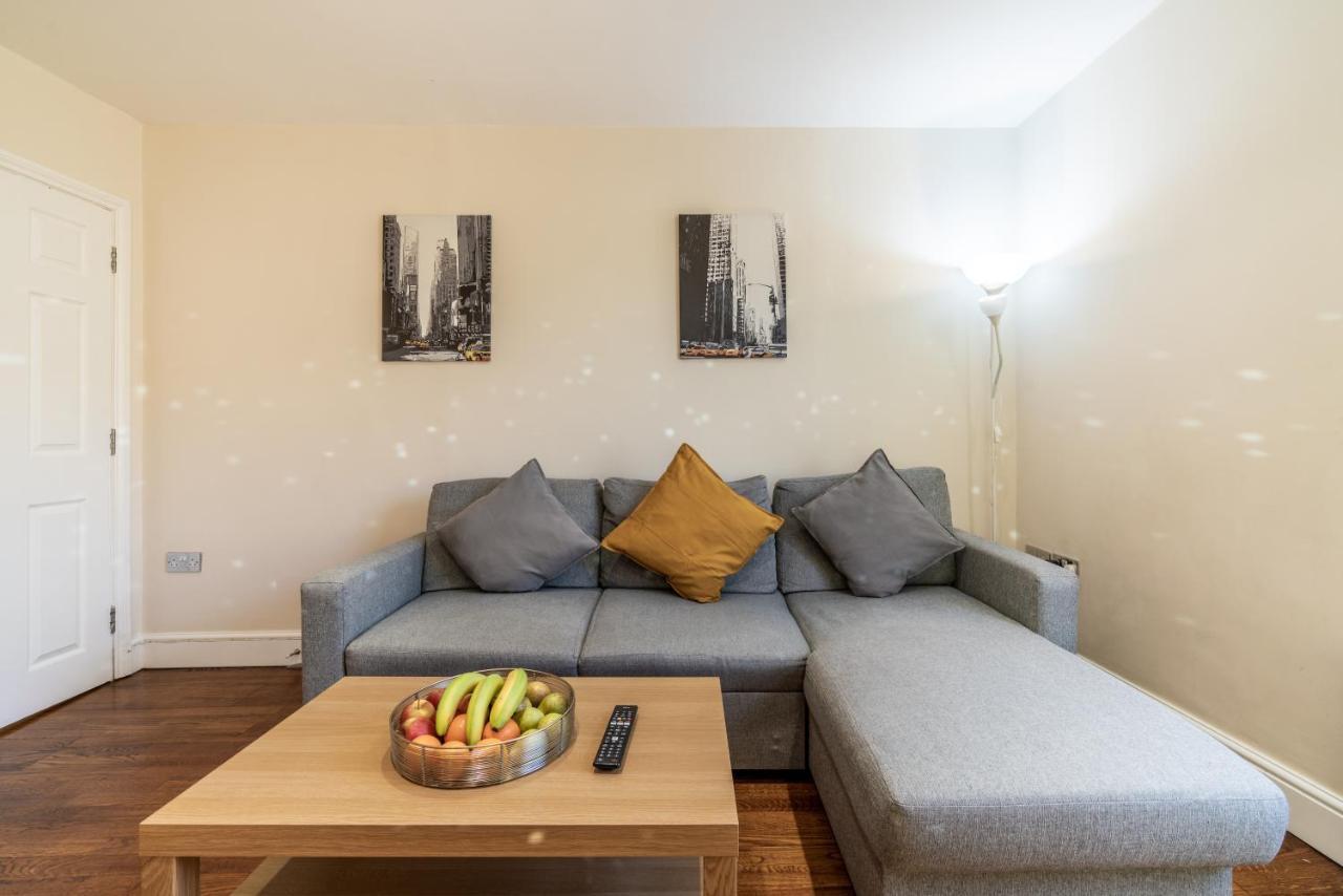 One Bedroom Flat In Bush Hill Park Енфілд Екстер'єр фото