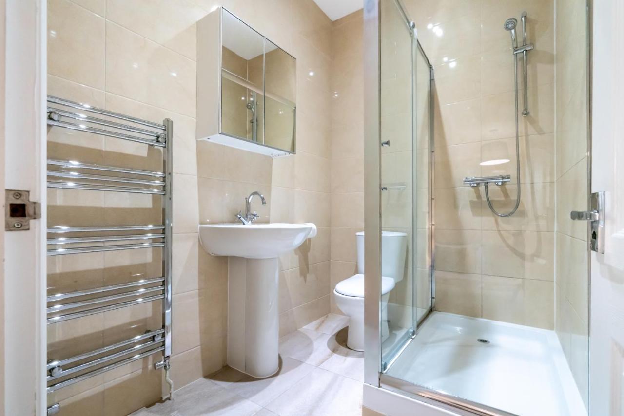 One Bedroom Flat In Bush Hill Park Енфілд Екстер'єр фото