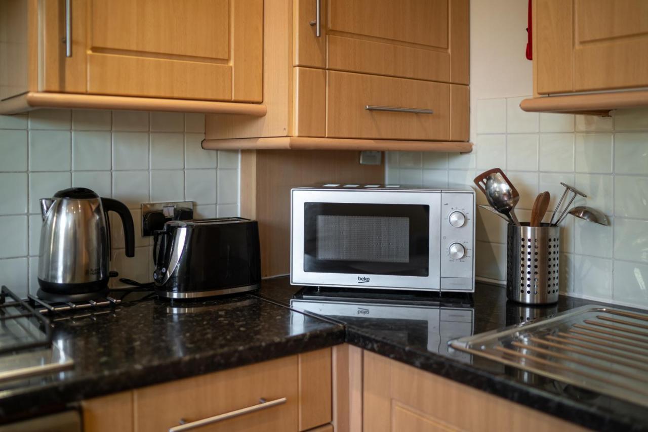 One Bedroom Flat In Bush Hill Park Енфілд Екстер'єр фото
