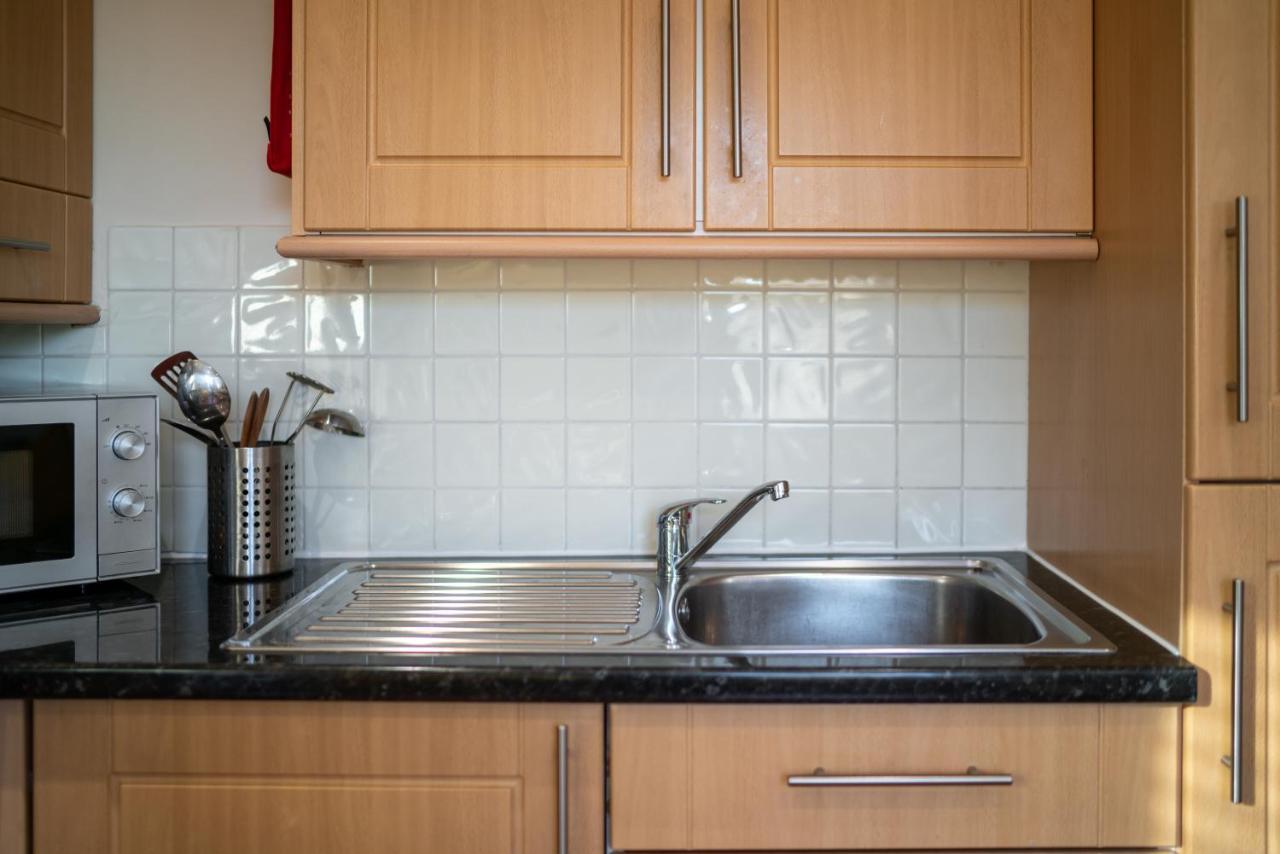 One Bedroom Flat In Bush Hill Park Енфілд Екстер'єр фото